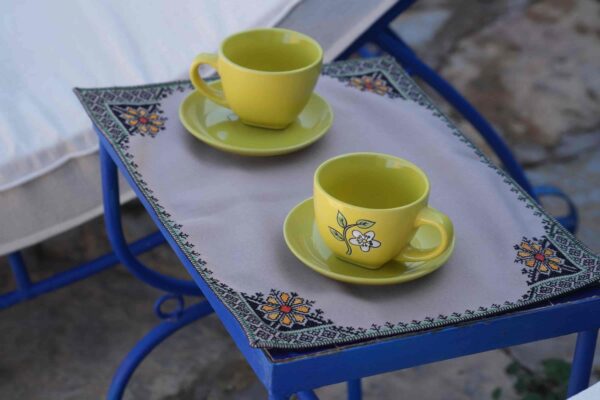 Fond de Plateau Margueritte Noire et Jaune en Coin
